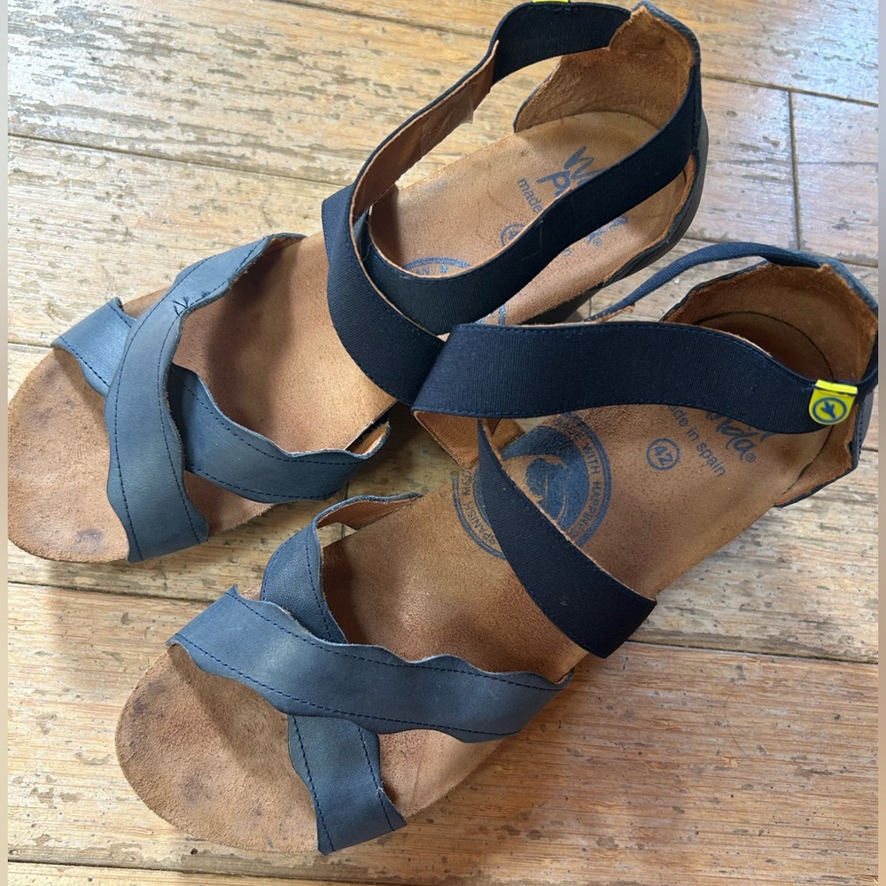 Wanda Panda Sandals Womens Strapy Leather Size 42 Blue Sandals - Picture 2 of 3